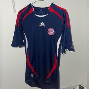 Adidas FC Bayern teamgeist jersey 2021. Size: men’s medium.